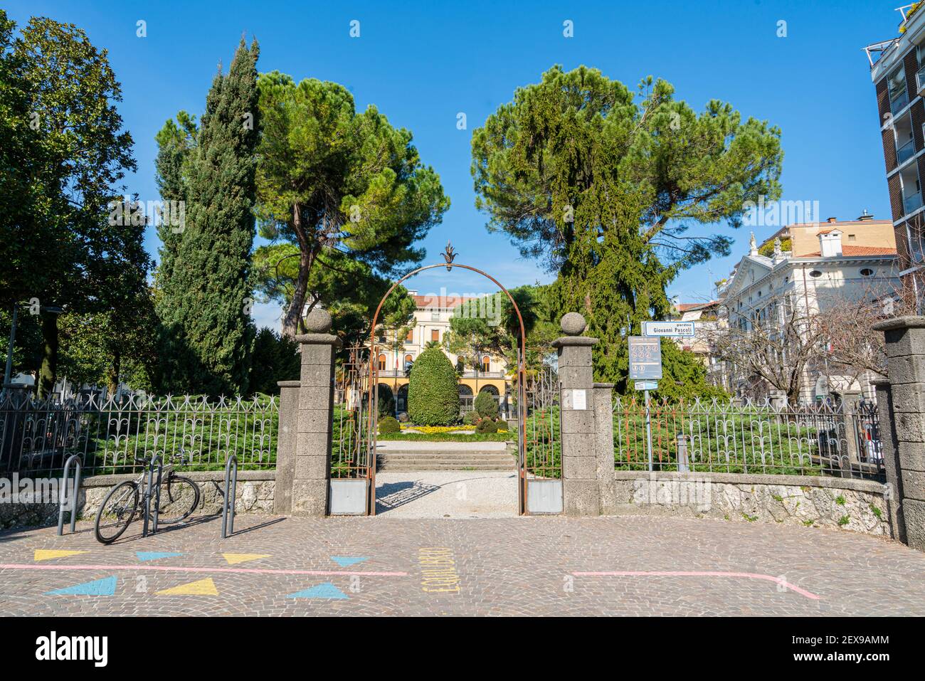 Udine, Italia. 3 marzo 2021. Vista panoramica dei giardini di Giovanni Pascoli nel centro della città Foto Stock