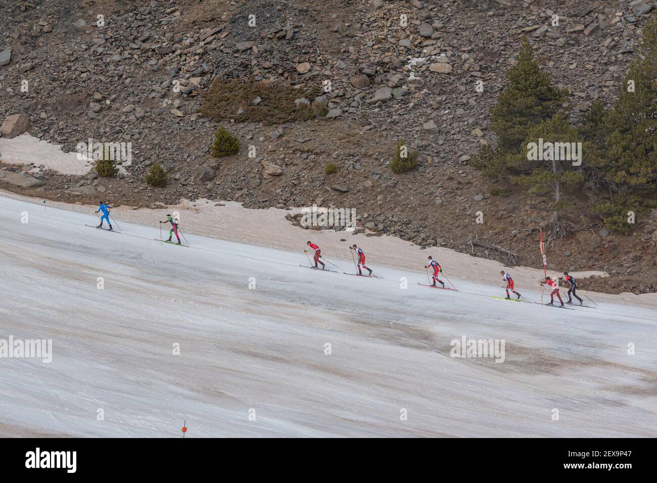 Arinsal, Andorra: 2021 marzo 4: Sciatori nel Campionato ISMF WC Comapedrosa Andorra 2021 Foto Stock