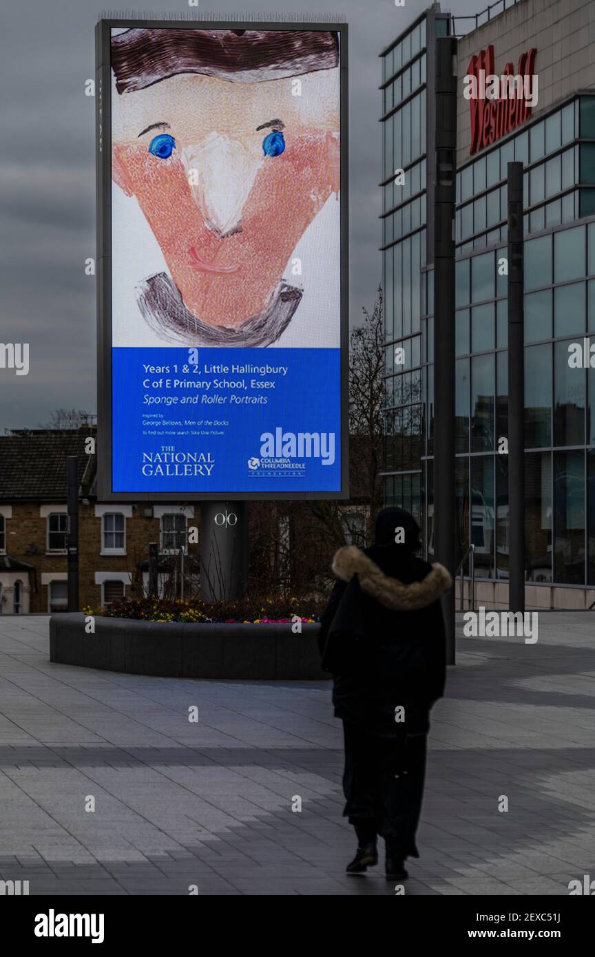 Londra, Regno Unito. 4 Marzo 2021. La National Gallery, con il proprietario dei media digitali fuori casa, Ocean Outdoor, presenta opere d'arte create dagli studenti delle scuole primarie come parte della 25° mostra annuale Take One Picture della Gallery. La mostra fisica doveva chiudersi in Trafalgar Square dopo pochi giorni in linea con la guida del Governo Covid. Appaiono su più di 60 schermi di grande formato per due settimane, dal 1-15 marzo, in sei città: Aberdeen, Birmingham, Edimburgo, Glasgow, Londra e Manchester. Credit: Guy Bell/Alamy Live News Foto Stock