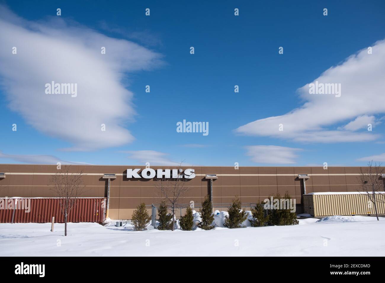 Logo aziendale del grande magazzino di Kohl's in caratteri Helvetica extra-grassetto sul lato di un negozio di kohl's, Berlino, VT, USA. Foto Stock