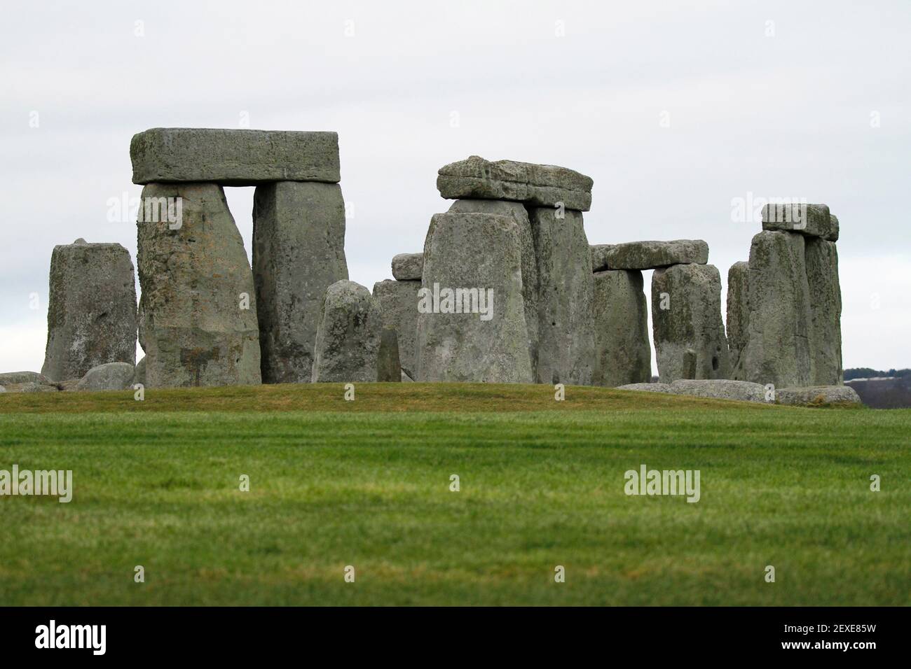 Monumento preistorico Stonehenge nel Wiltshire, in Inghilterra, è un sito patrimonio dell'umanità dell'UNESCO e un'icona culturale britannica. Foto Stock