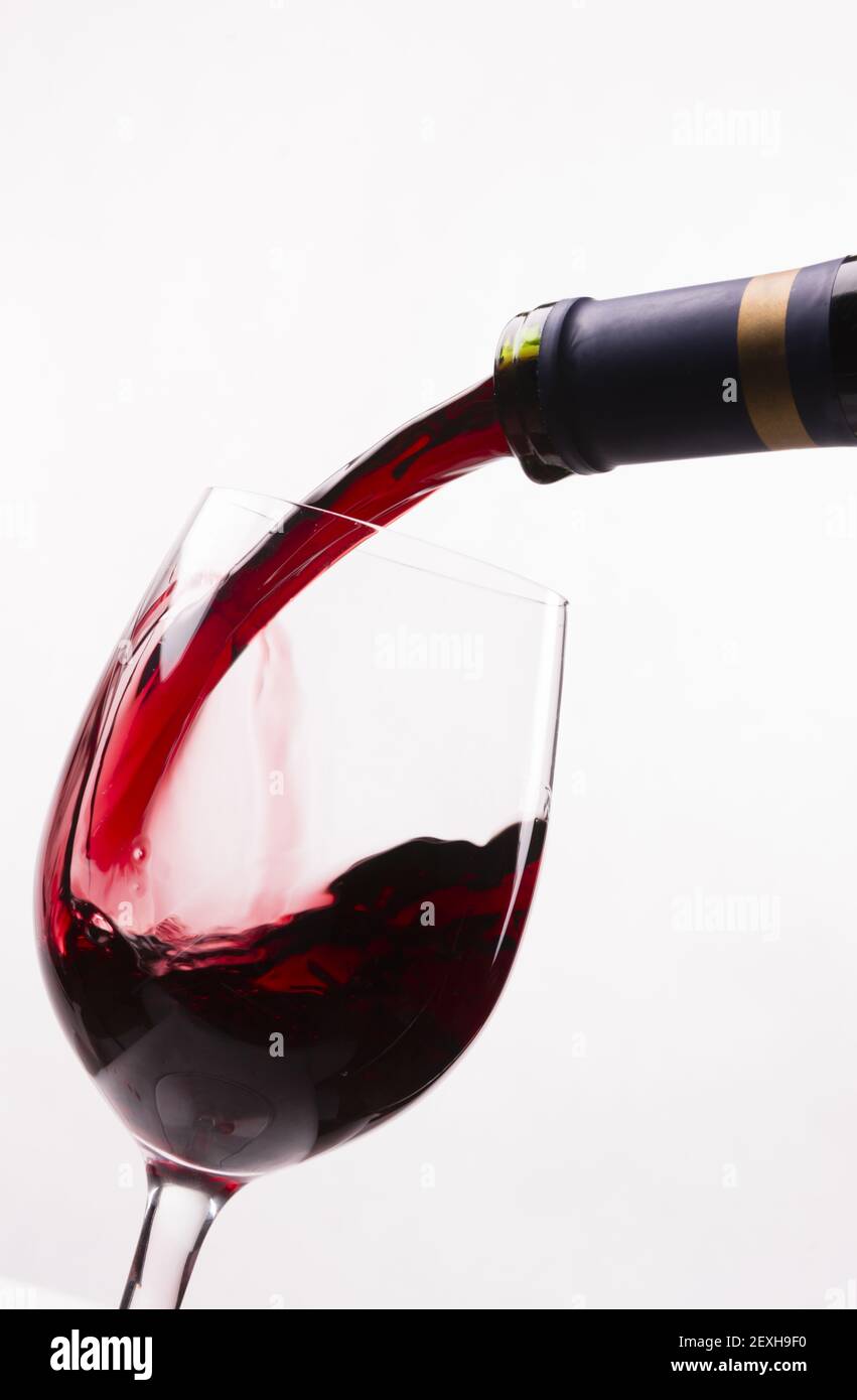 Red Burgundy Wine drink ripieno di vino Stemed Glass alcol Liquid Refreshment Foto Stock