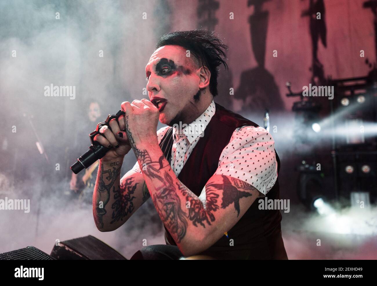 Marilyn Manson suona sul palco al Concord Pavilion il 13 agosto 2016 a Concord, California. Foto Stock