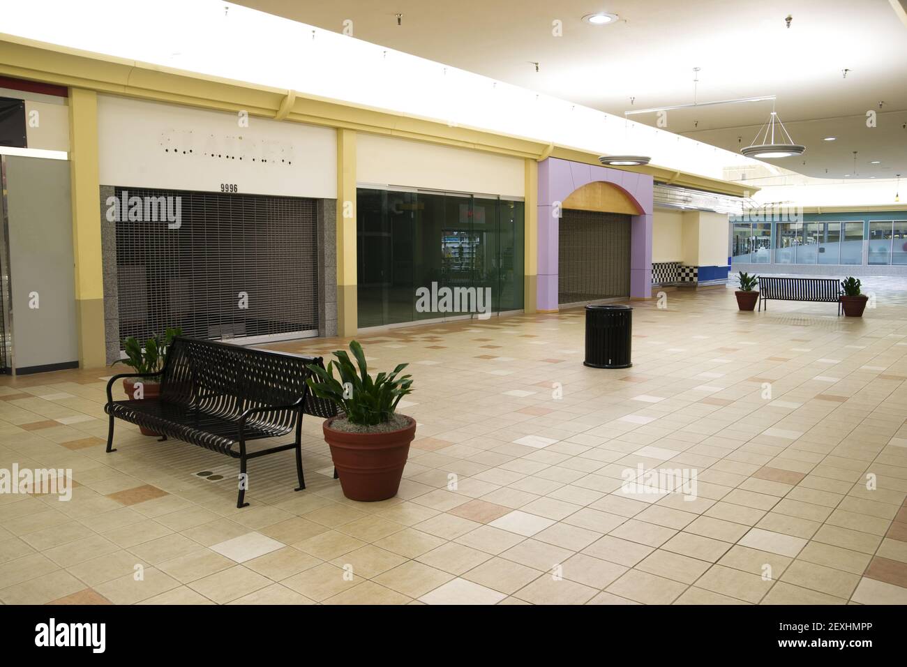Retail Wasteland Empty Strip Mall spazio vuoto Real Estate recessione Foto Stock