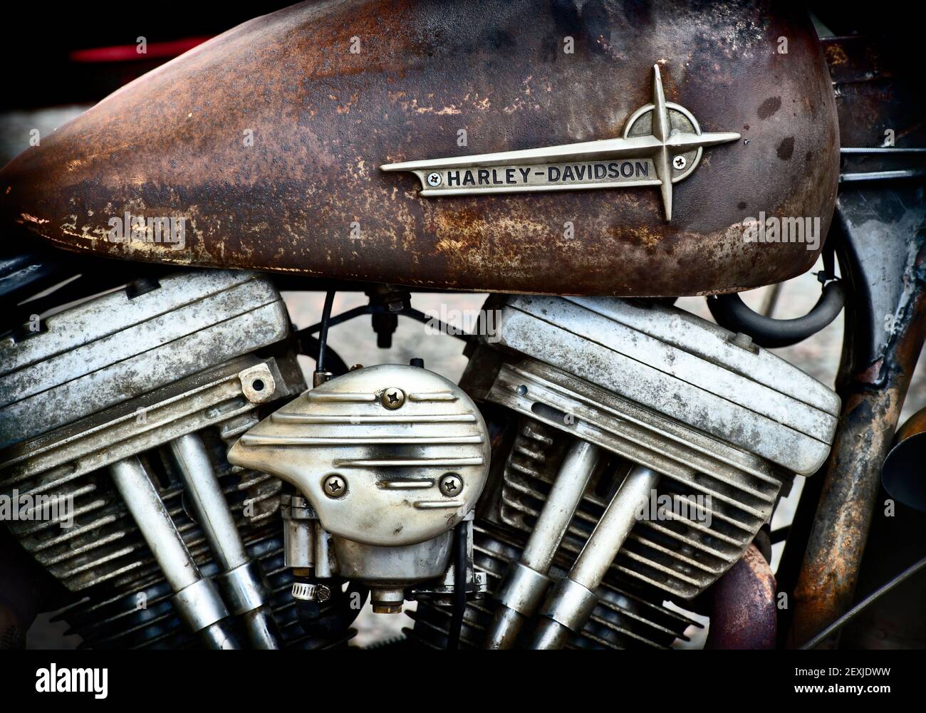 Vecchia motocicletta Rusty Harley Davidson. REGNO UNITO Foto Stock