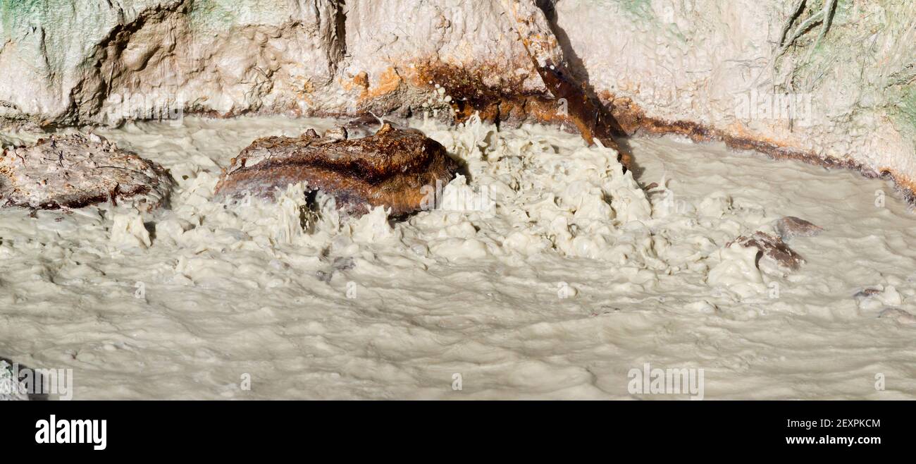 Ricerca bollente piscine termali calde Lassen zona vulcanica Foto Stock