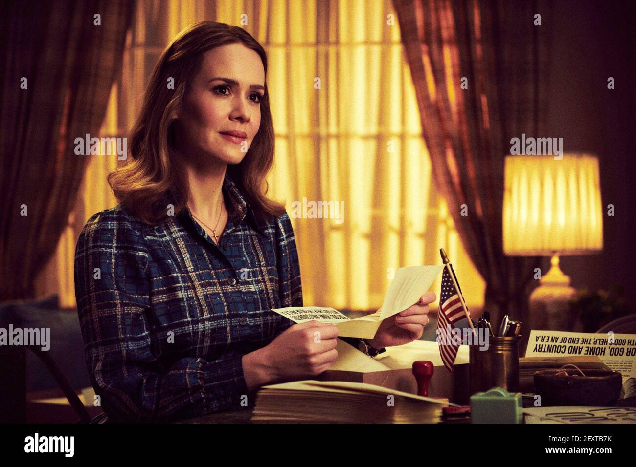 SARAH PAULSON IN SIGNORA. AMERICA (2020), regia di DAHVI WALLER. Credit: DIRTY FILMS/FX PRODUCTIONS / Album Foto Stock