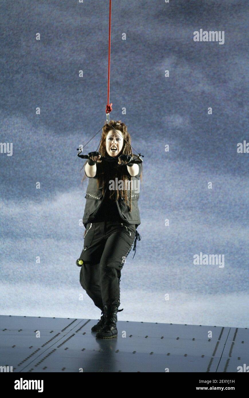Atto 3: Valhalla - Giselle Allen (Gerhilde) nella VALKYRIE di Wagner all'English National Opera (ENO), London Coliseum 08/05/2004 direttore: Paul Daniel design: Richard Hudson illuminazione: Mark Henderson regista: Phyllida Lloyd Foto Stock