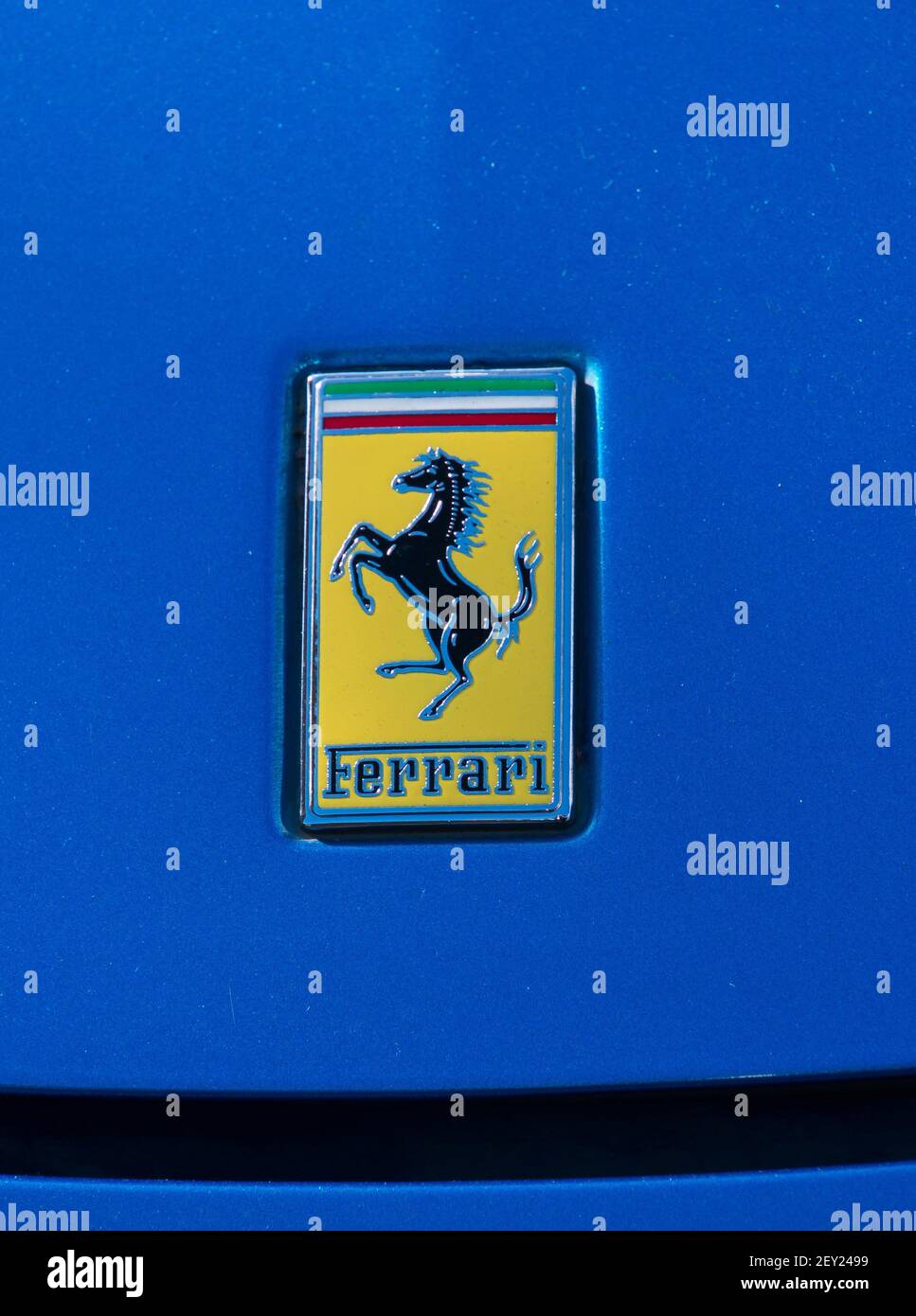 Londra, UK - 3 agosto 2014: Logo della Ferrari. Foto Stock