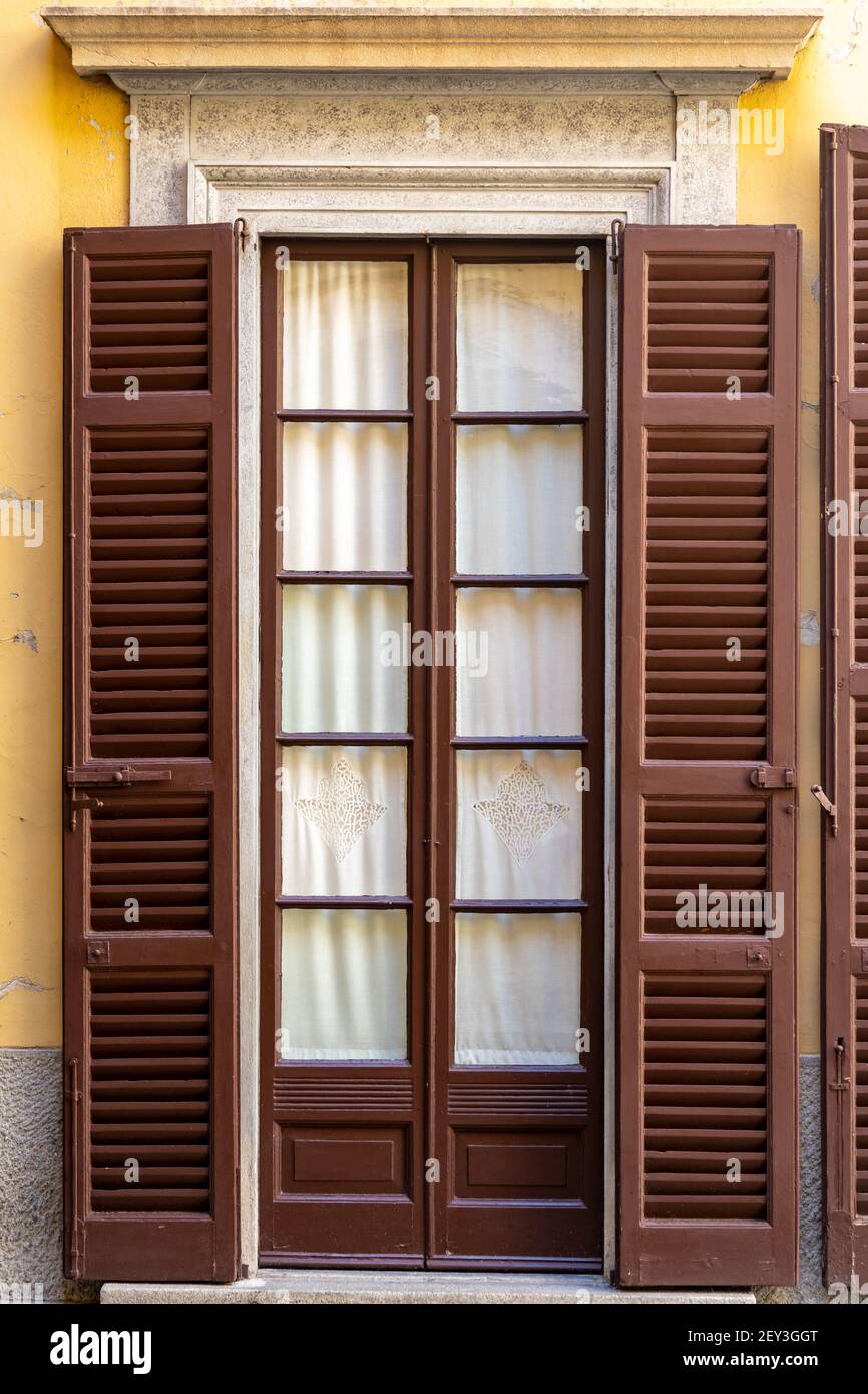 Antica casa di legno porta Monza Europa Foto Stock
