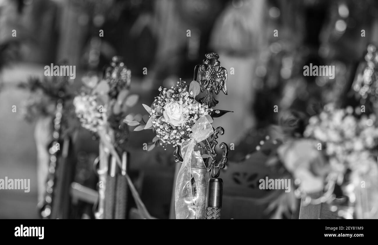 elementi decorati per matrimoni all'interno della chiesa ortodossa Foto Stock