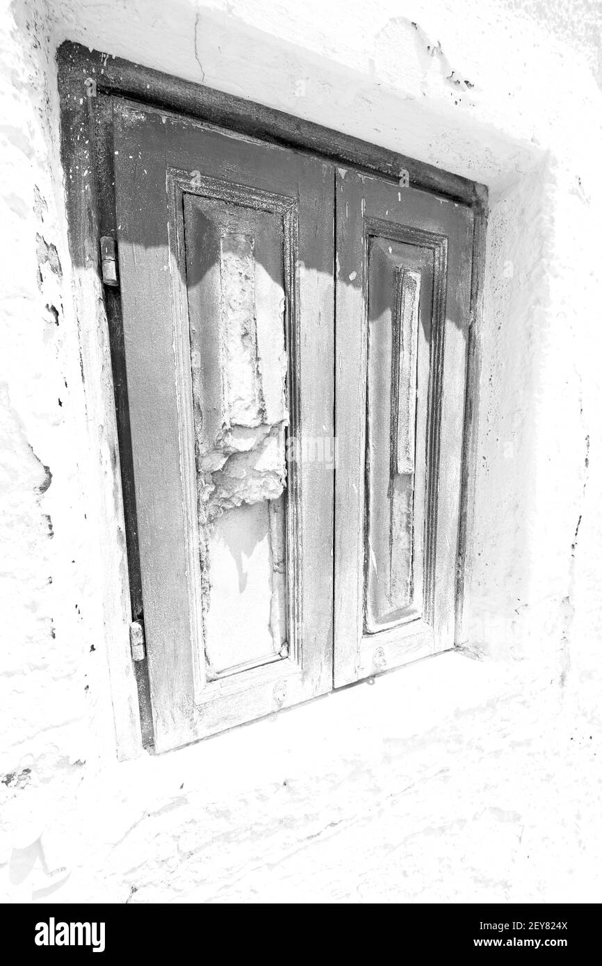 Porta in antico villaggio santorini grecia europa e muro bianco Foto Stock