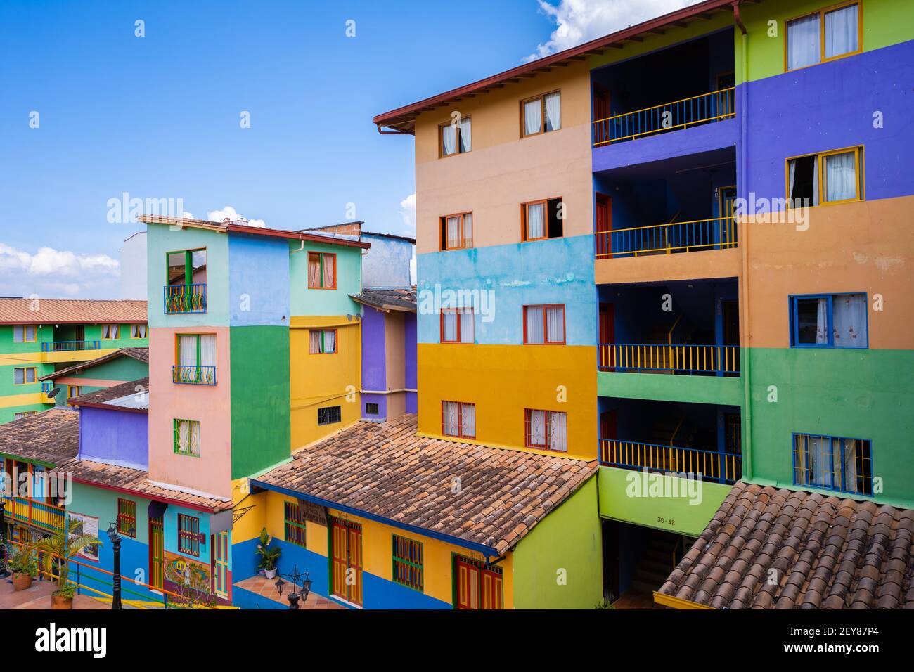 Bei colori nel villaggio di Guatapé, Antioquia, Medellin Foto Stock