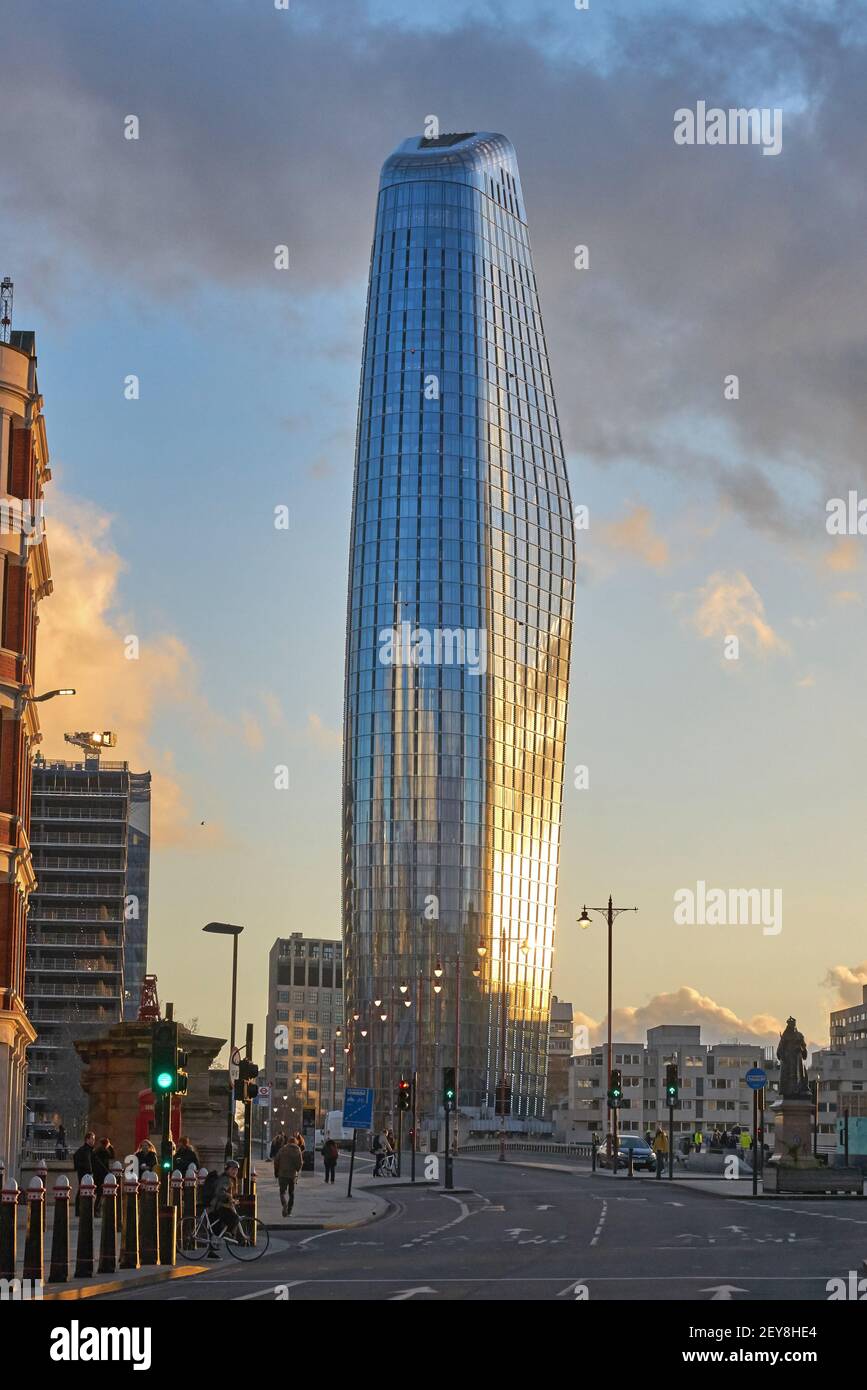 1 Blackfriars Road Bankside, London Tower Block. blackfriars Glass Building Foto Stock