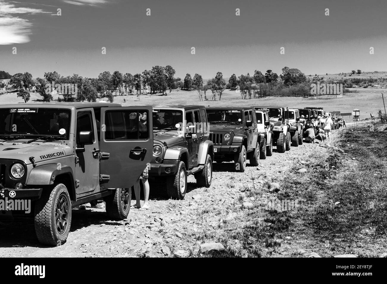 HARRI, SUD AFRICA - 06 gennaio 2021: Harrismith, Sud Africa - 02 2015 ottobre: Addestramento del driver del percorso di montagna 4x4 al Camp Jeep nel Drakensberg Foto Stock
