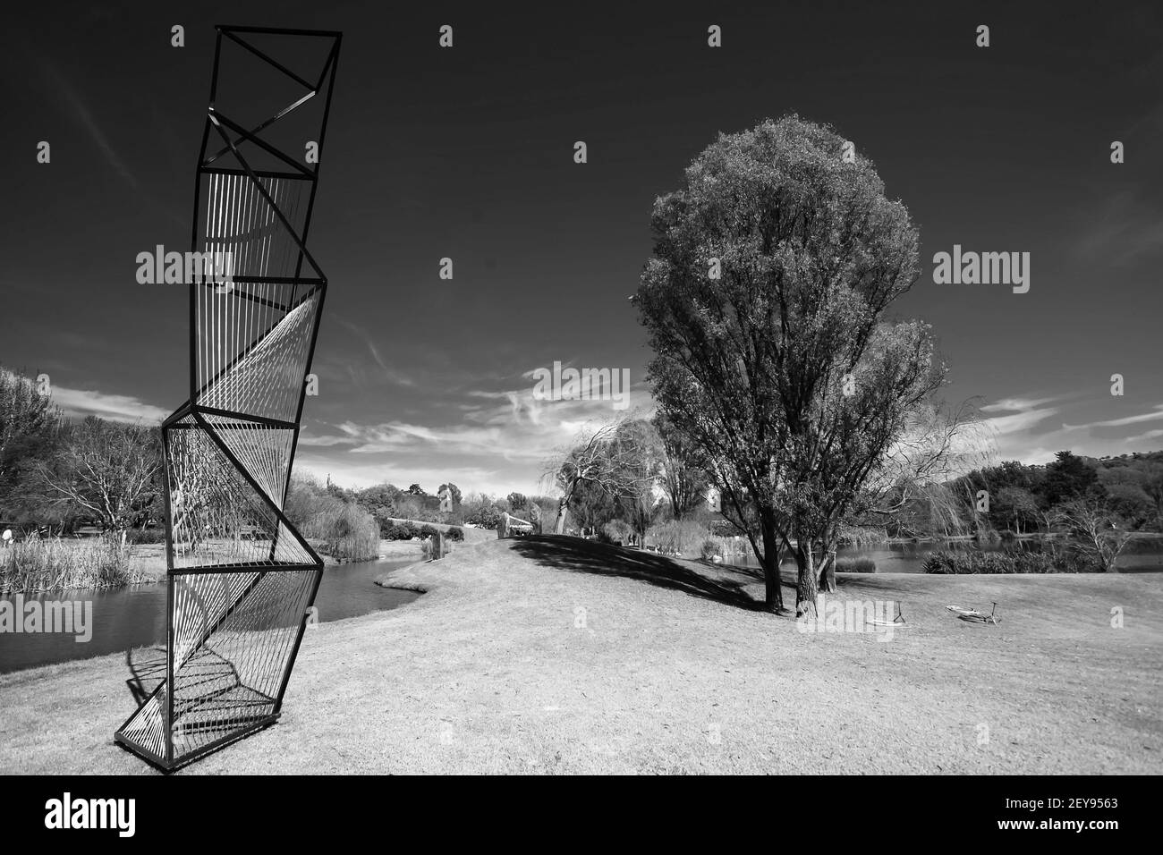 JOHANNESBURG, SUDAFRICA - 05 gennaio 2021: Johannesburg, Sudafrica - 10 2014 maggio: Mostra di sculture d'arte all'aperto al Nirox Park Foto Stock