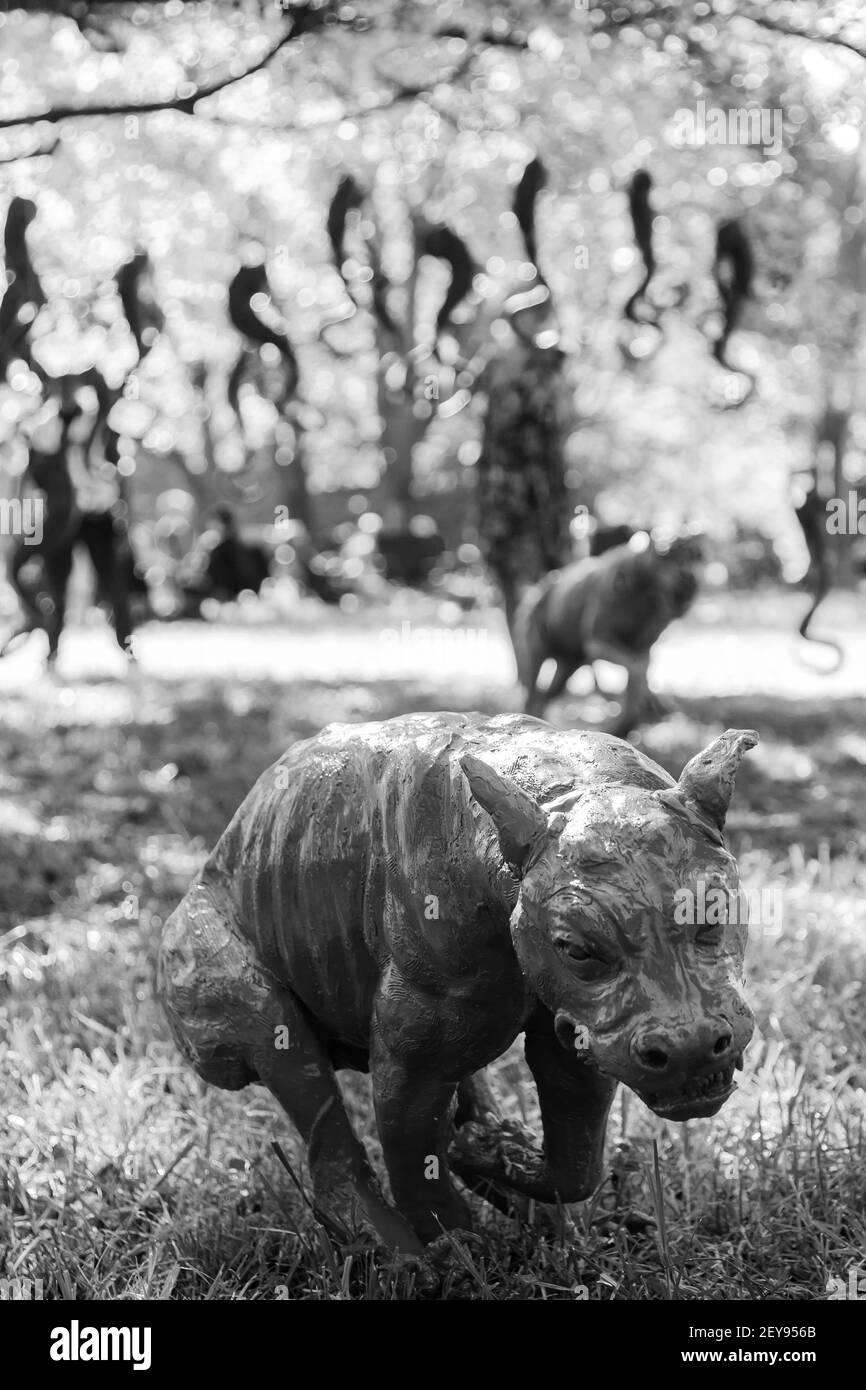 JOHANNESBURG, SUDAFRICA - 05 gennaio 2021: Johannesburg, Sudafrica - 12 2018 maggio: Mostra di sculture d'arte all'aperto al Nirox Park Foto Stock