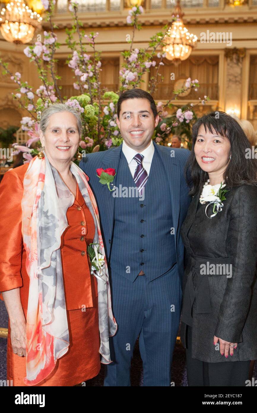 Gloria Duffy, Jed York, Anna Mok - il 10 aprile 2013, il Commonwealth Club della California ha tenuto una cena annuale per il primo e il 25° anniversario del Premio Citizen Distinguished, presso il Plaza Hotel di San Francisco, California. (Foto di Vasna Wilson/Drew Alizer/Sipa USA) Foto Stock