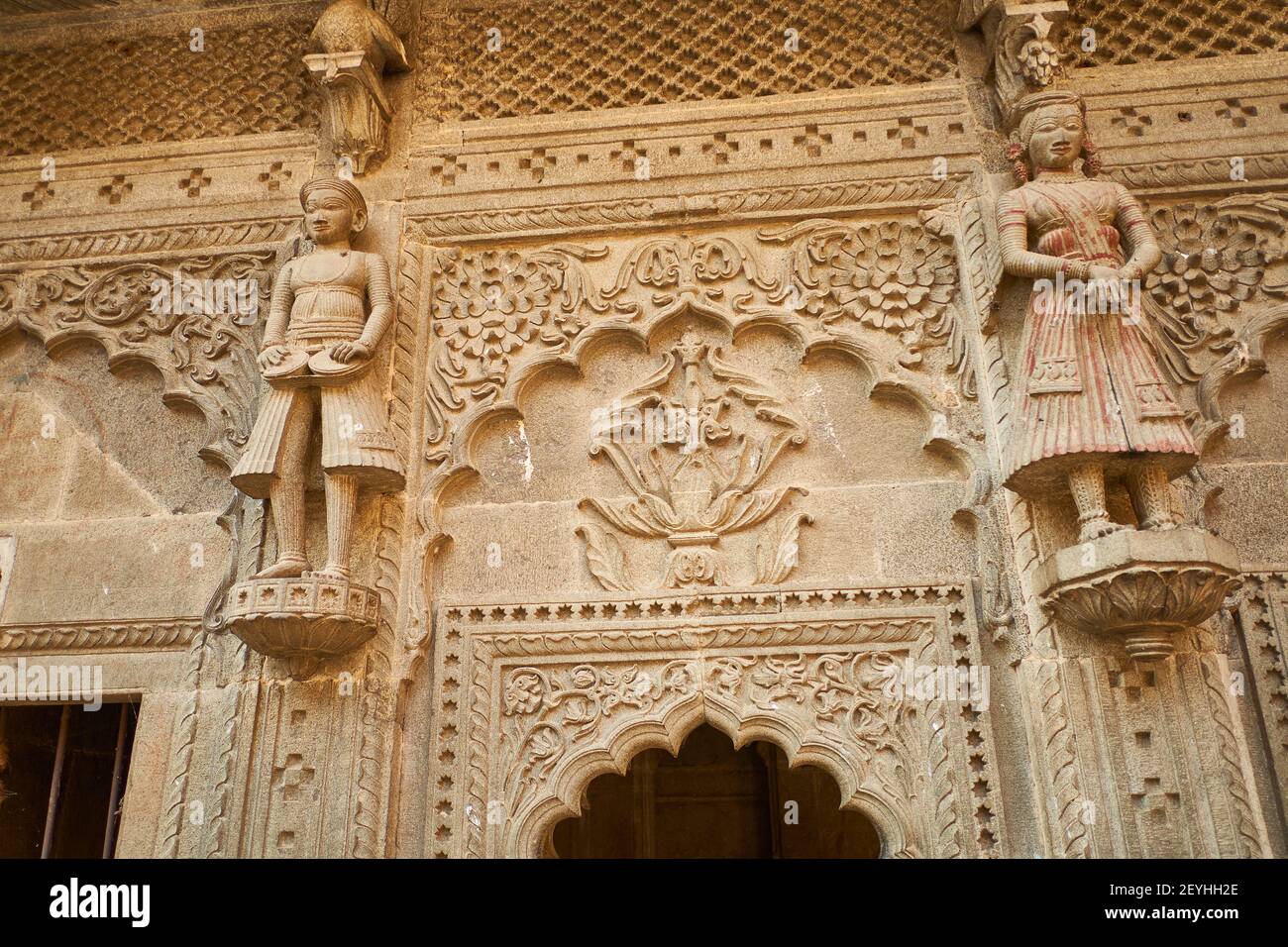 Incisioni di musicisti a Maheshwar Fort a Maheshwar, Madhya Pradesh, India Foto Stock