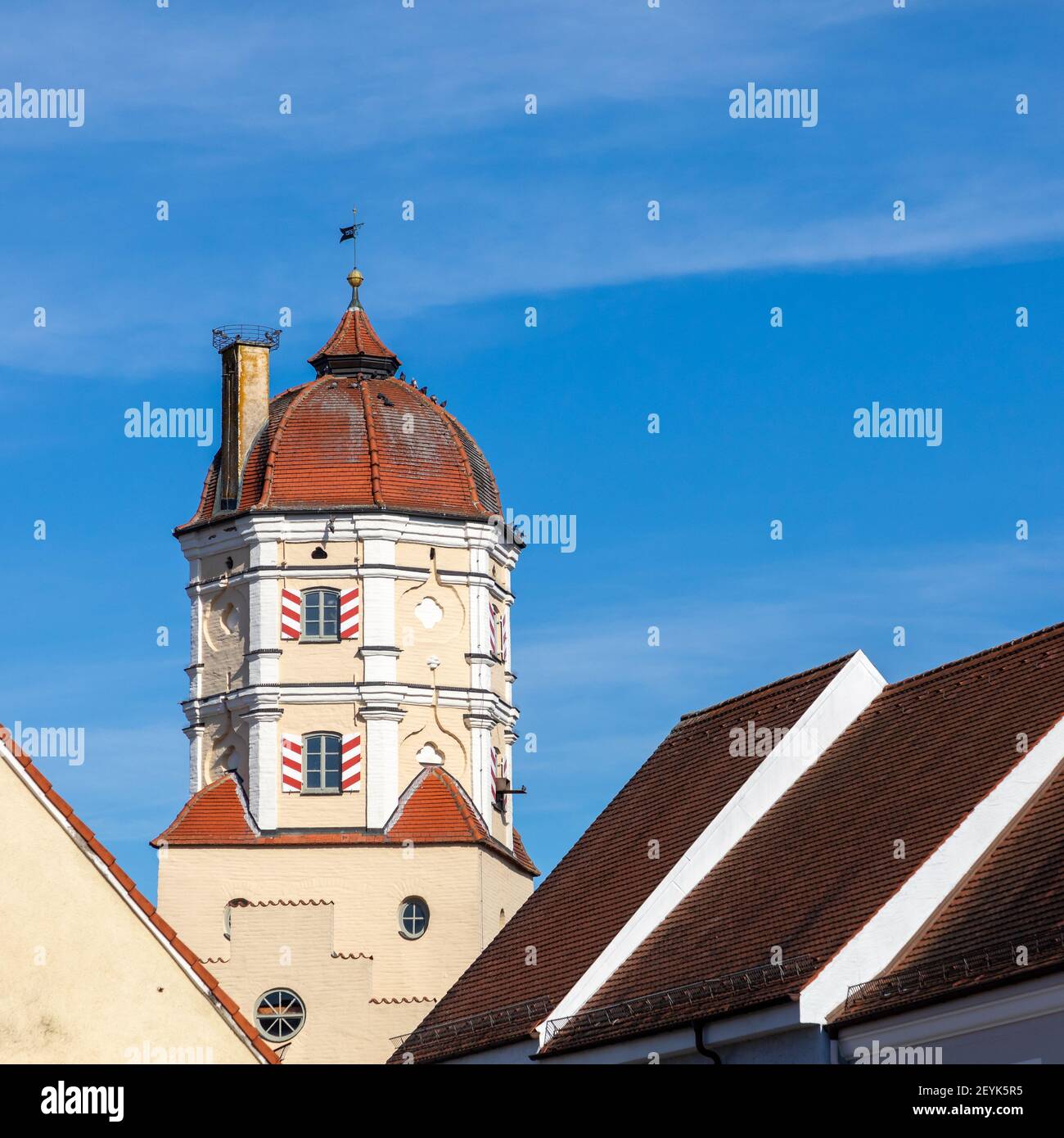 Torre di Oberes Tor, porta della città di Aichach, Baviera, Germania Foto Stock