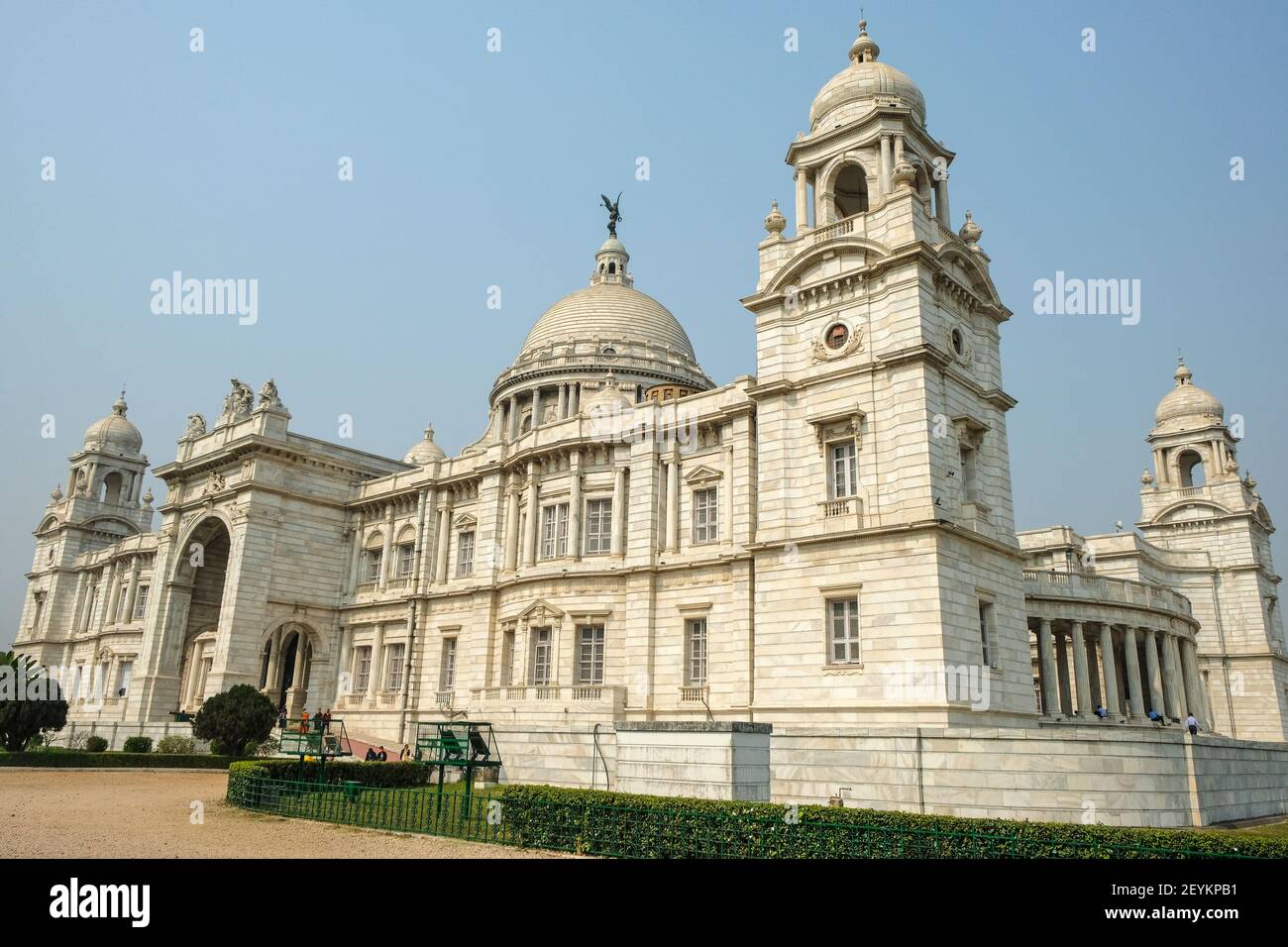 Kolkata, India - Febbraio 2021: Il Victoria Memorial è un edificio a Kolkata, dedicato alla memoria della Regina Vittoria il 6 febbraio 2021 in India Foto Stock