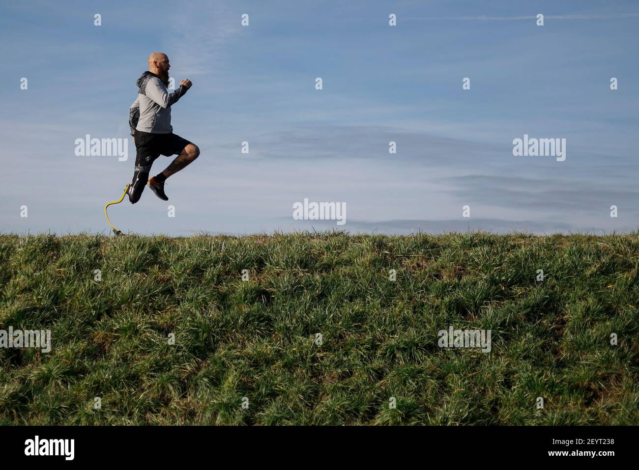 eseguire l'addestramento con protesi sportive Foto Stock