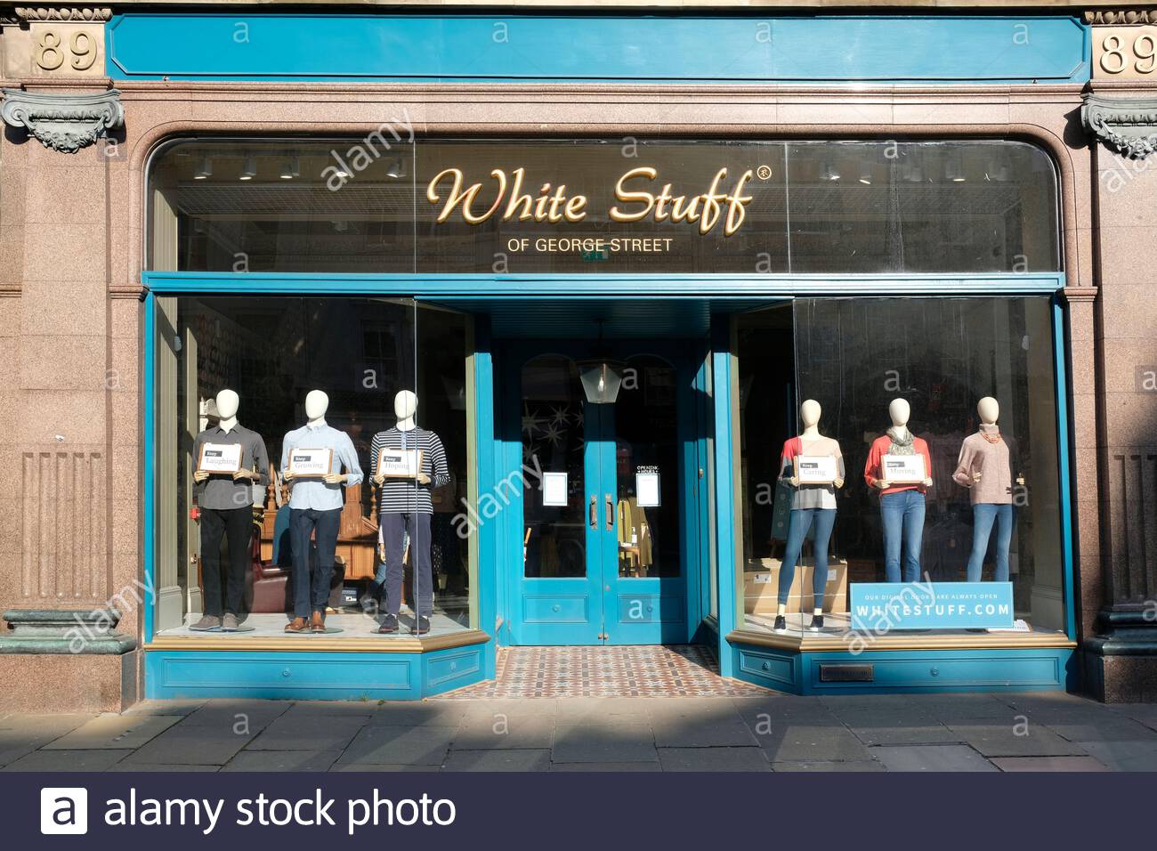 White Stuff of George Street Clothing Store, temporaneamente chiuso a causa della pandemia di Coronavius Covid-19, George Street, Edimburgo, Scozia Foto Stock