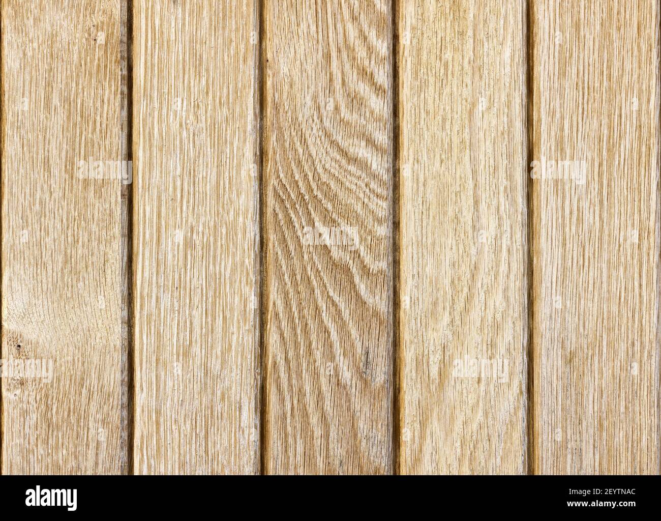 Cinque pannelli in legno naturale verticali puliti e trasparenti Foto Stock