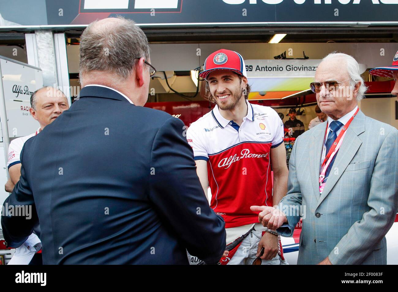 GIOVINAZZI Antonio (ita), Alfa Romeo Racing C38, RAIKKONEN Kimi (fin), Alfa Romeo Racing C38, E Principe di Monaco Alberto II, sua Maestà Carl XVI Gustav di Svezia, durante il Campionato del mondo di Formula uno 2019, Gran Premio di Monaco dal 23 al 26 maggio a Monaco - Foto Florent Gooden / DPPI Foto Stock