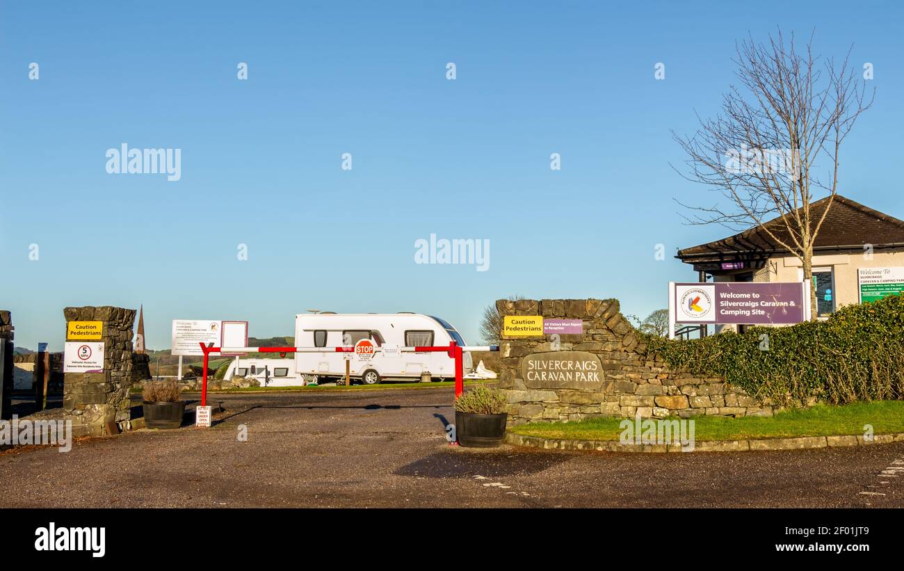 Kirkcudbright, Scozia - 15 dicembre 2020: Ingresso al Silver Craigs Caravan Park a Kirkcudbright, Dumfries e Galloway, Scozia Foto Stock