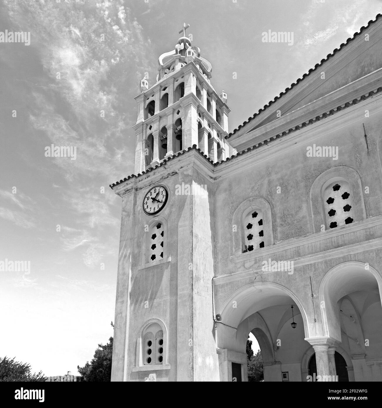 A paros cicladi grecia vecchia chiesa e villaggio greco il cielo Foto Stock