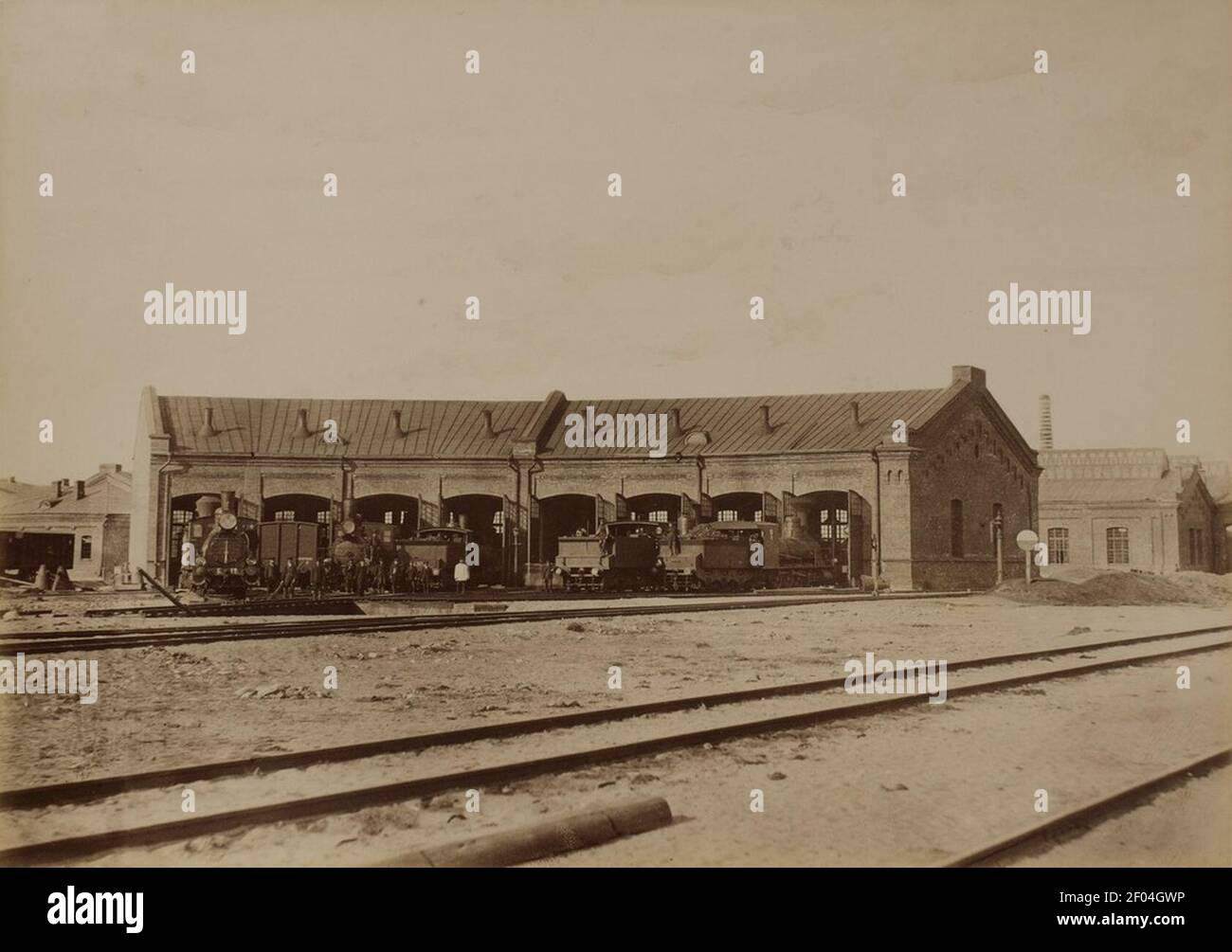Pihkva-Riia raudtee põhidepoo Valgas - deposito principale della ferrovia Pskov-riga a Valga (12810381494). Foto Stock