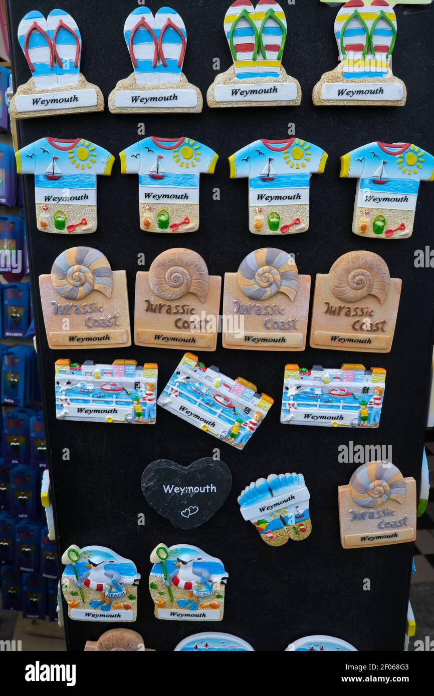 Frigo Magnets in Vendita in un Negozio a Weymouth Dorset Inghilterra Regno Unito Foto Stock