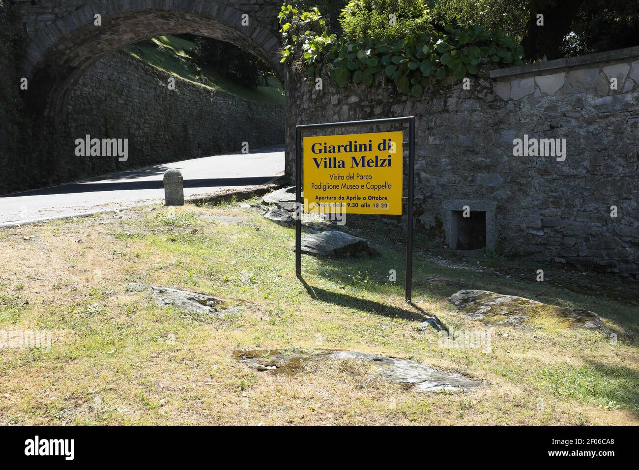 Ingresso ai Giardini di Villa Melzi sul Lago di Bellagio Como Italia Foto Stock