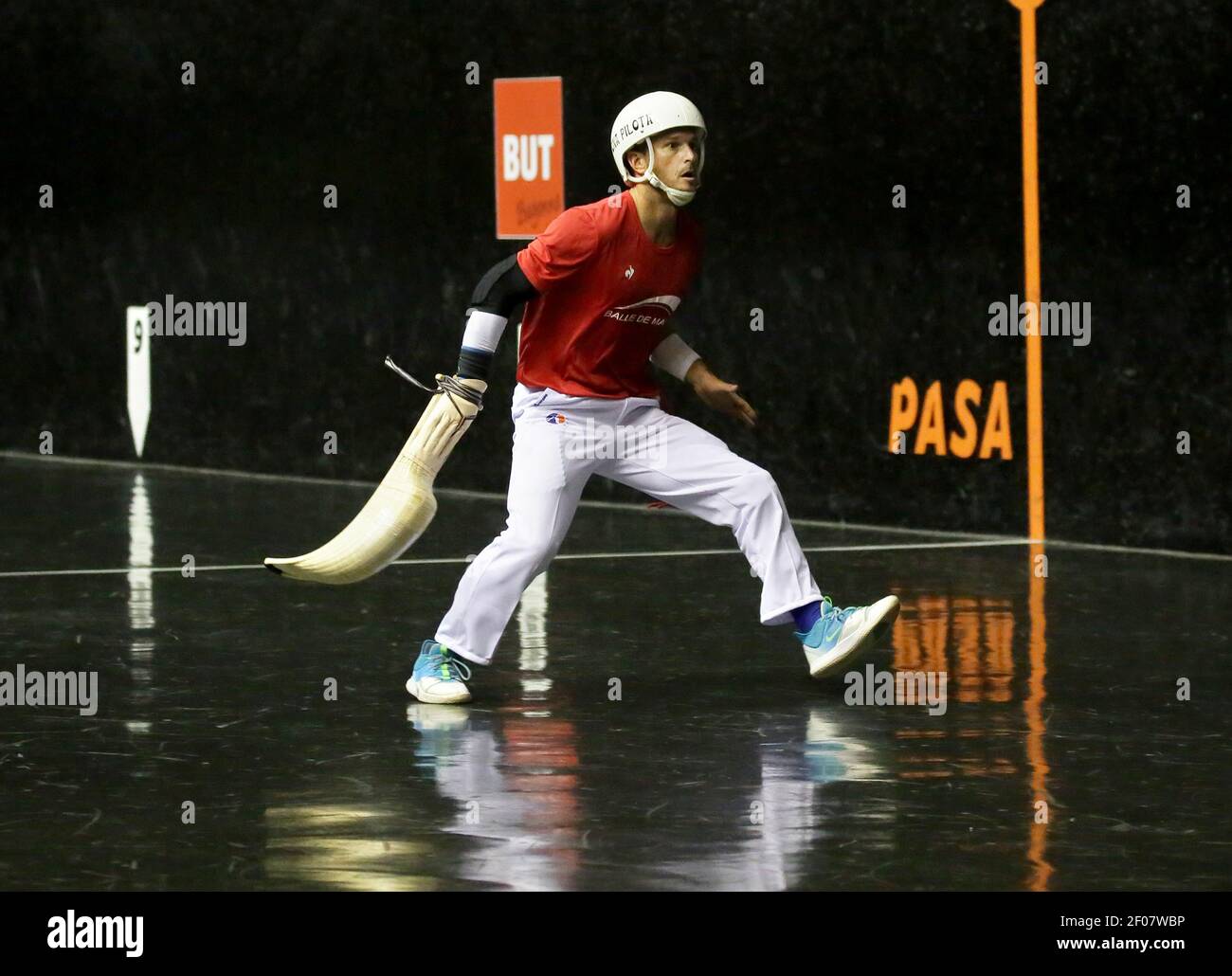 Cesta punta. Pelota basco sport. Jai-Alai Biarritz. Pays Basco. Francia. Foto Stock