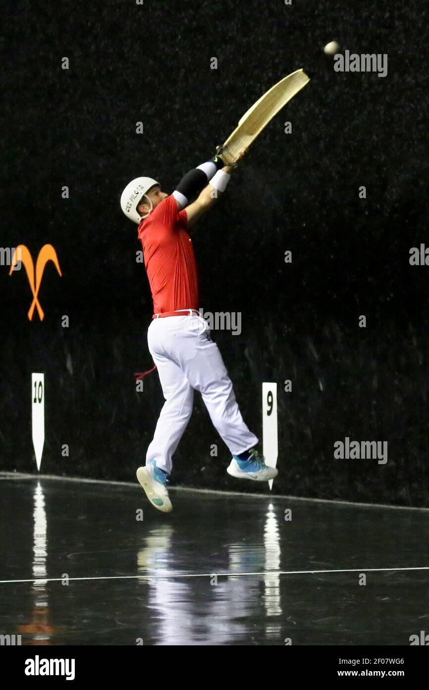 Cesta punta. Pelota basco sport. Jai-Alai Biarritz. Pays Basco. Francia. Foto Stock