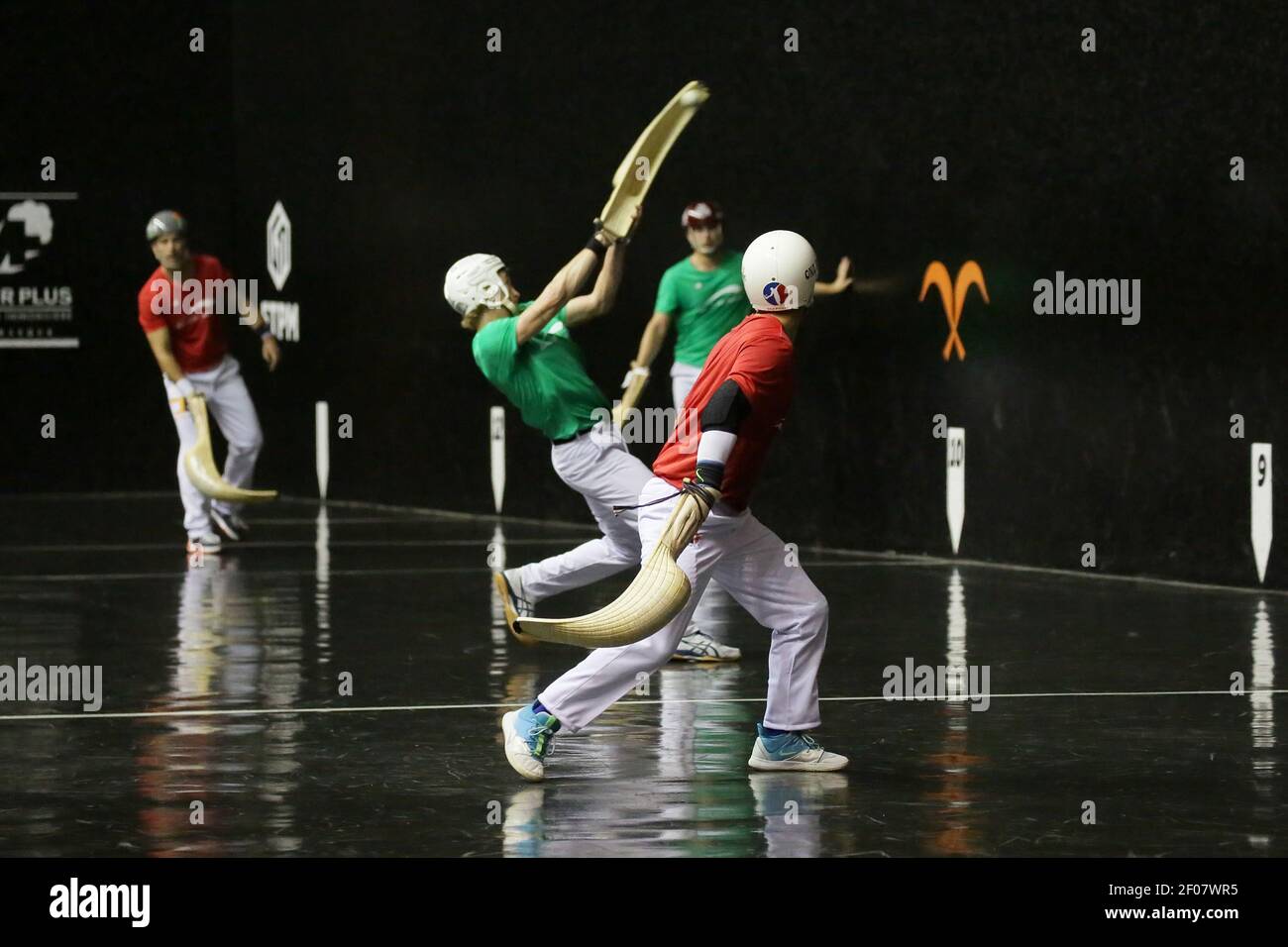 Cesta punta. Pelota basco sport. Jai-Alai Biarritz. Pays Basco. Francia. Foto Stock