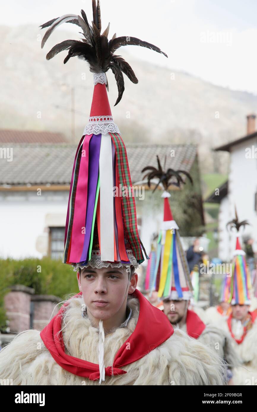 Zubieta, Navarra, Spagna - 28 Gennaio, 2020 : tradizionale carnevale masquerade Joadunak Foto Stock