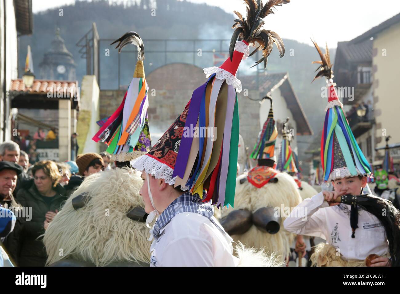 Zubieta, Navarra, Spagna - 28 Gennaio, 2020 : tradizionale carnevale masquerade Joadunak Foto Stock