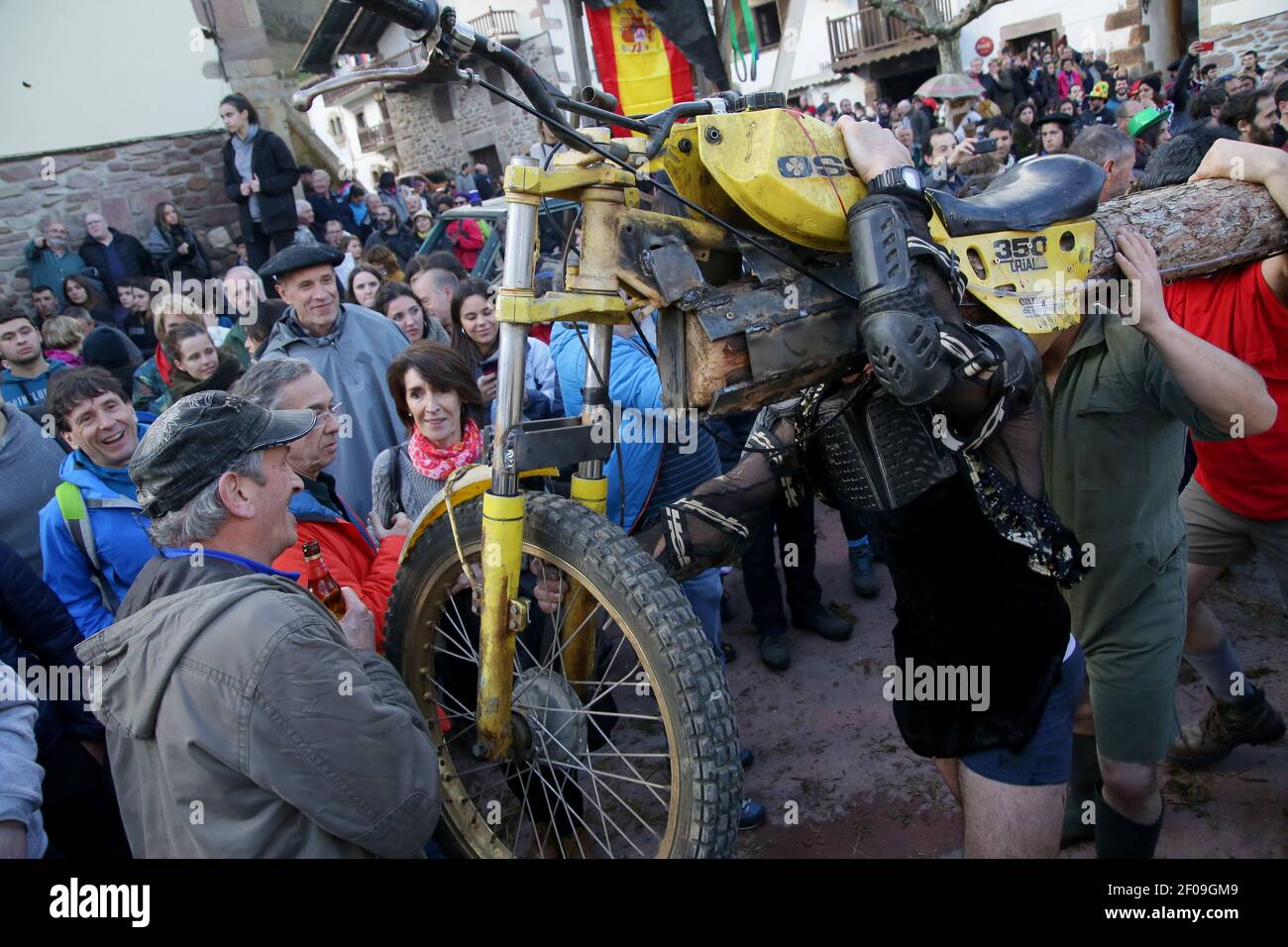 Zubieta, Navarra, Spagna - 28 Gennaio, 2020 : tradizionale carnevale masquerade Joadunak Foto Stock
