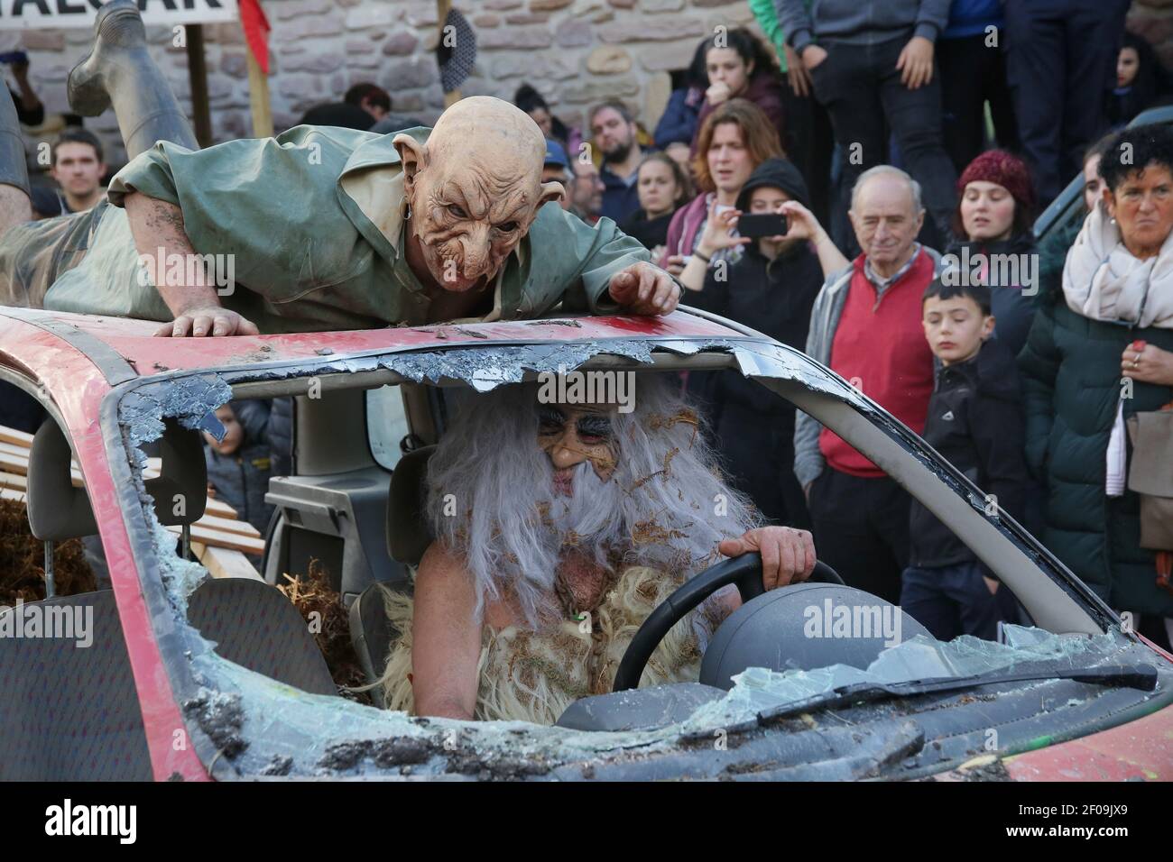 Zubieta, Navarra, Spagna - 28 Gennaio, 2020 : tradizionale carnevale masquerade Joadunak Foto Stock