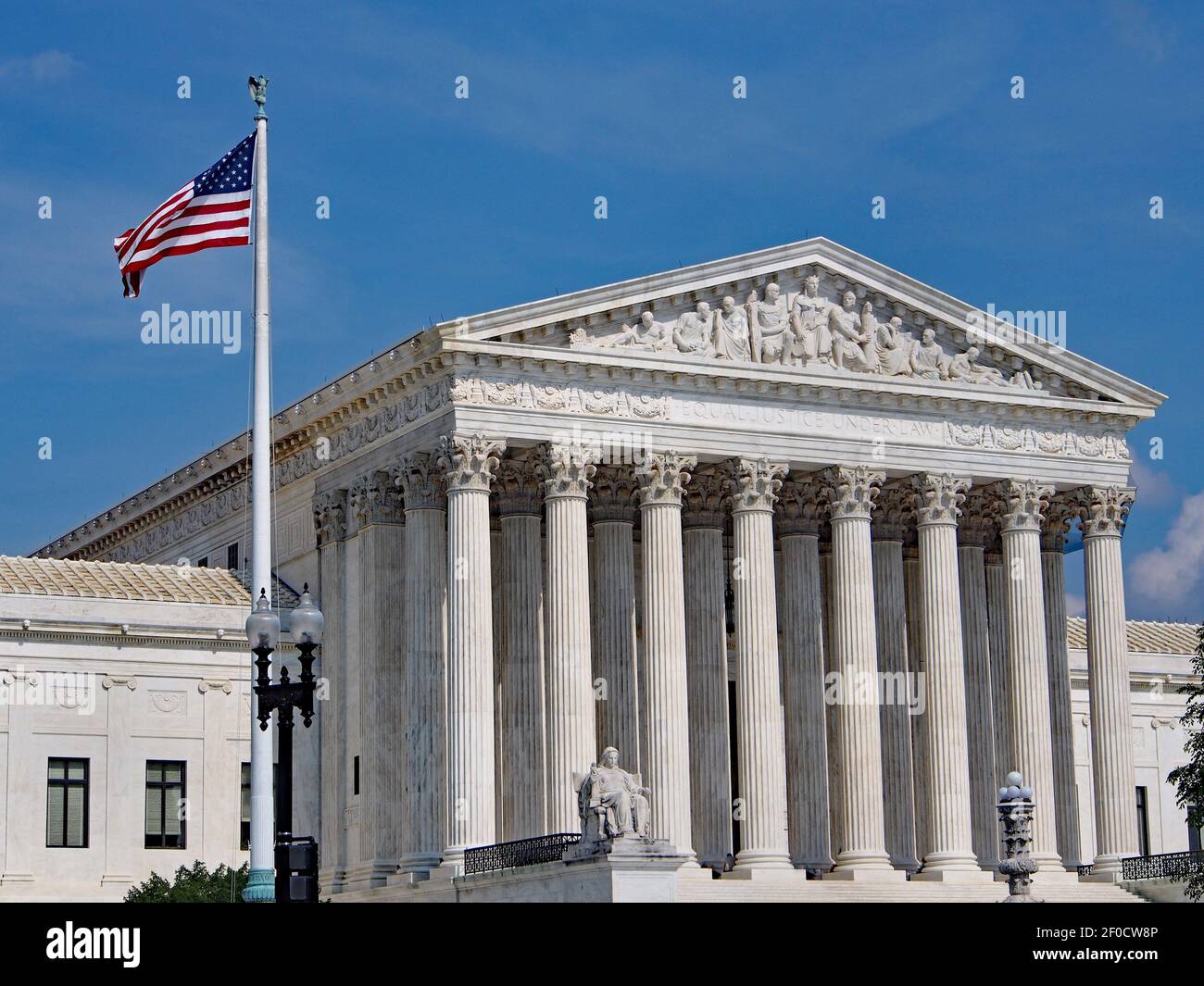 Portico anteriore del palazzo della Corte Suprema degli Stati Uniti Foto Stock
