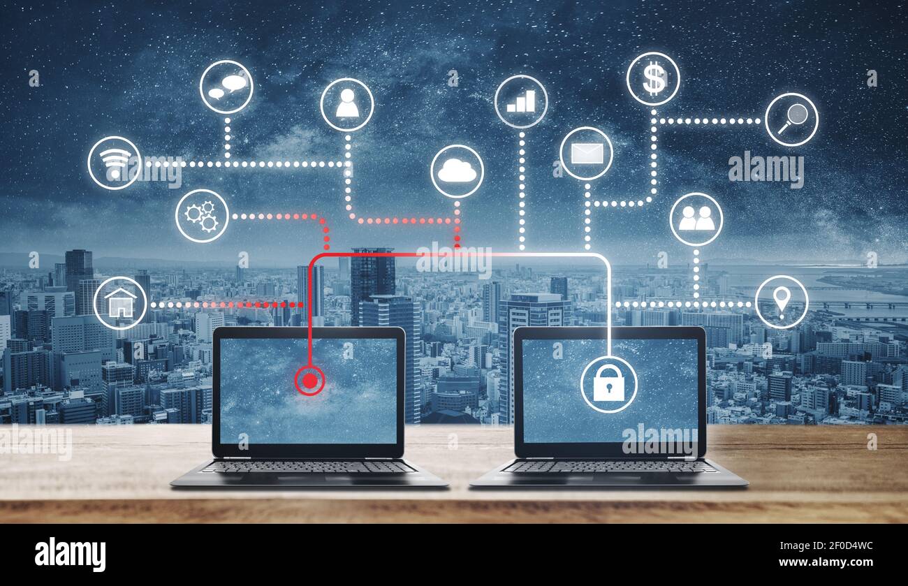 Internet e sistema di sicurezza della rete online. Pirateria informatica e furto di dati dal computer Foto Stock