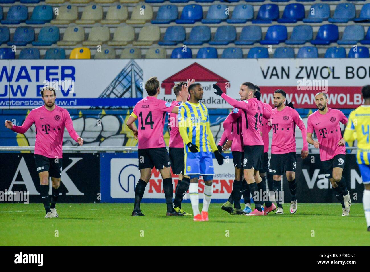 WAALWIJK, PAESI BASSI - 6 MARZO: Mimoun Mahi del FC Utrecht celebra il suo obiettivo durante la partita olandese di Eredivisie tra RKC Waalwijk e FC Utrec Foto Stock