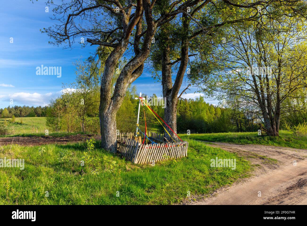 Il villaggio di Gilawy, croce lato strada, Warmia e Masuria, Polonia Foto Stock
