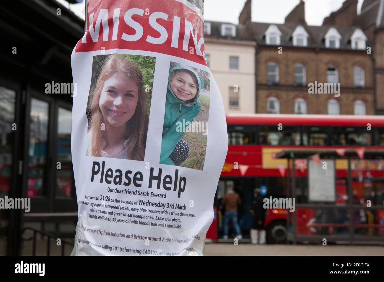 Londra, Regno Unito, 7 marzo 2021: Posters appello per aiutare a trovare la donna mancante Sarah Everard. L'età di 33 anni non è stata sentita da mercoledì sera, quando ha iniziato a camminare a casa. Anna Watson/Alamy Live News Foto Stock
