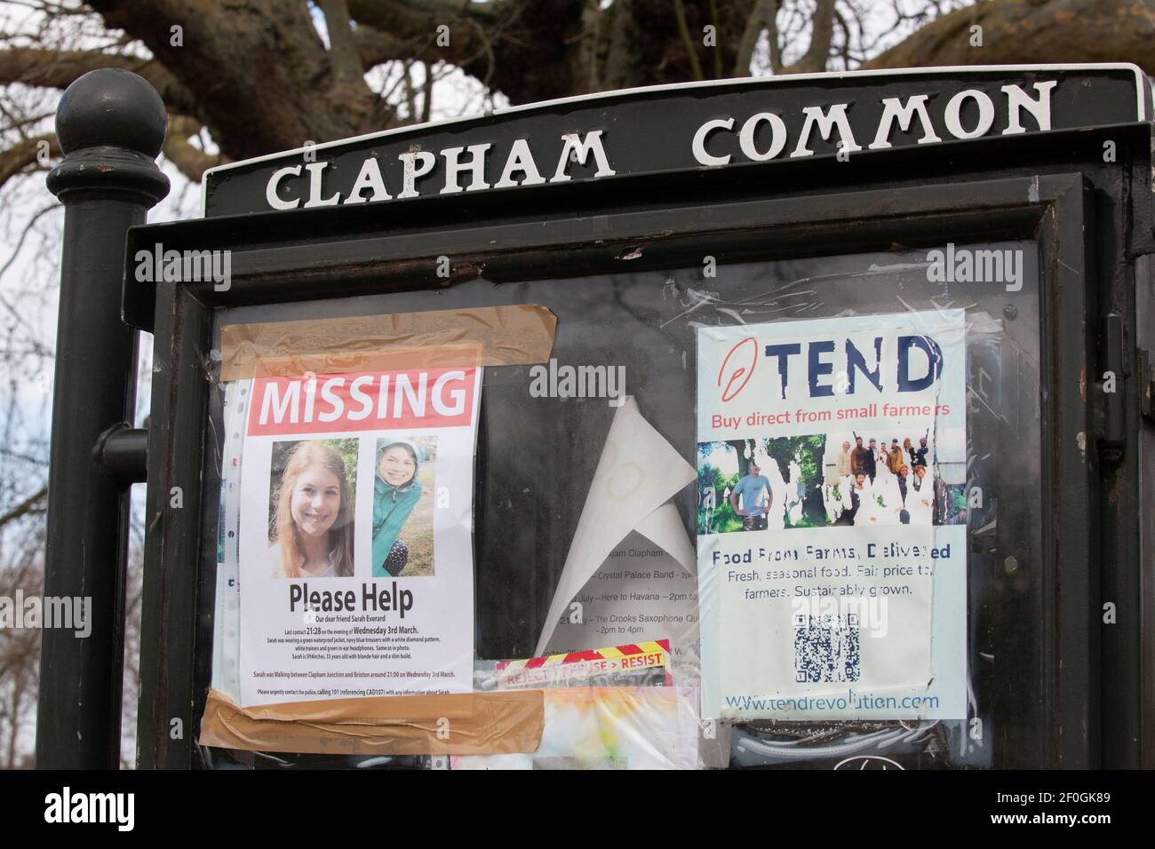Londra, Regno Unito, 7 marzo 2021: Posters appello per aiutare a trovare la donna mancante Sarah Everard. L'età di 33 anni non è stata sentita da mercoledì sera, quando ha iniziato a camminare a casa. Anna Watson/Alamy Live News Foto Stock