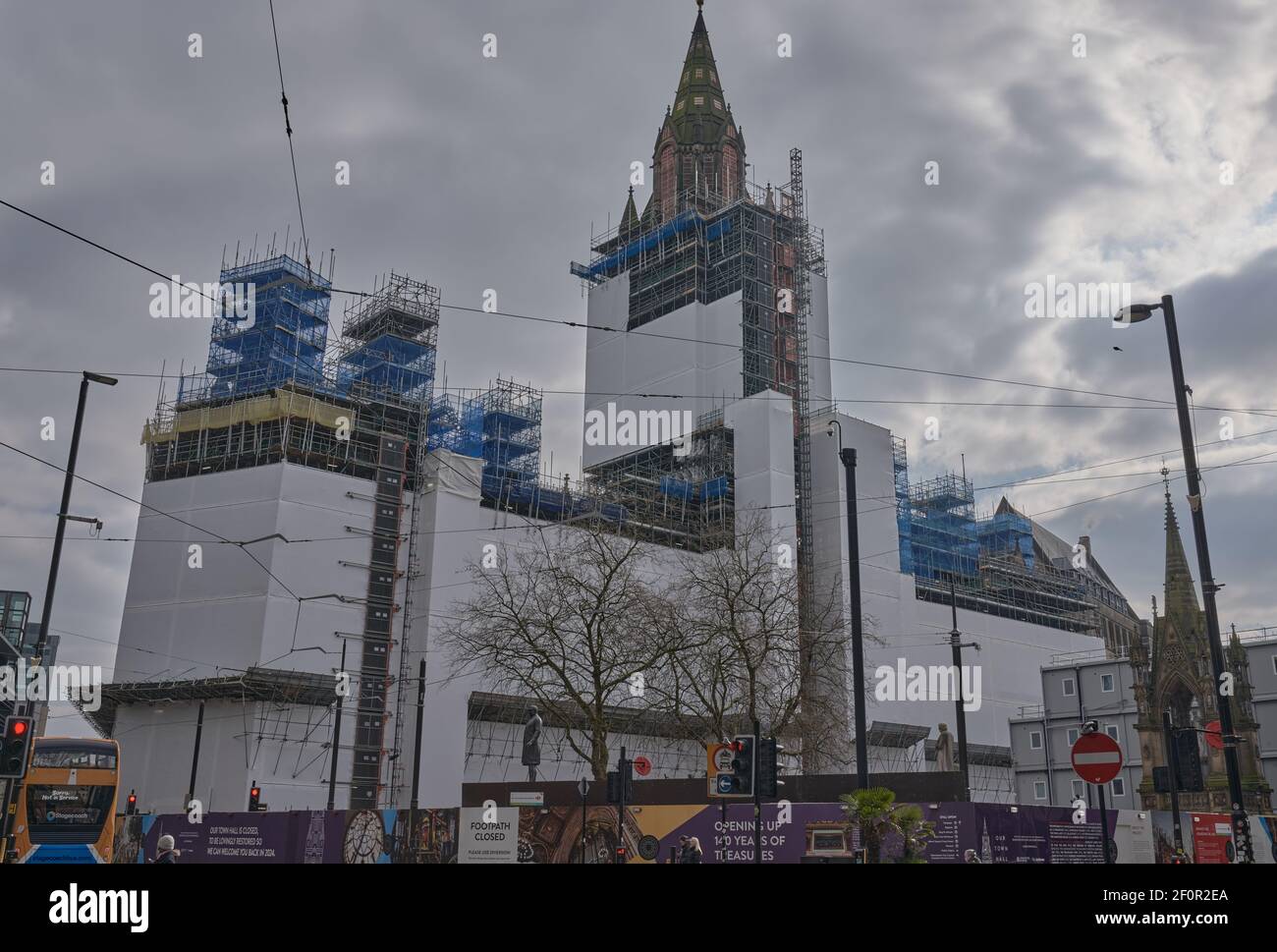 Parzialmente attraverso la massiccia ristrutturazione e il restauro di Manchester Municipio Foto Stock