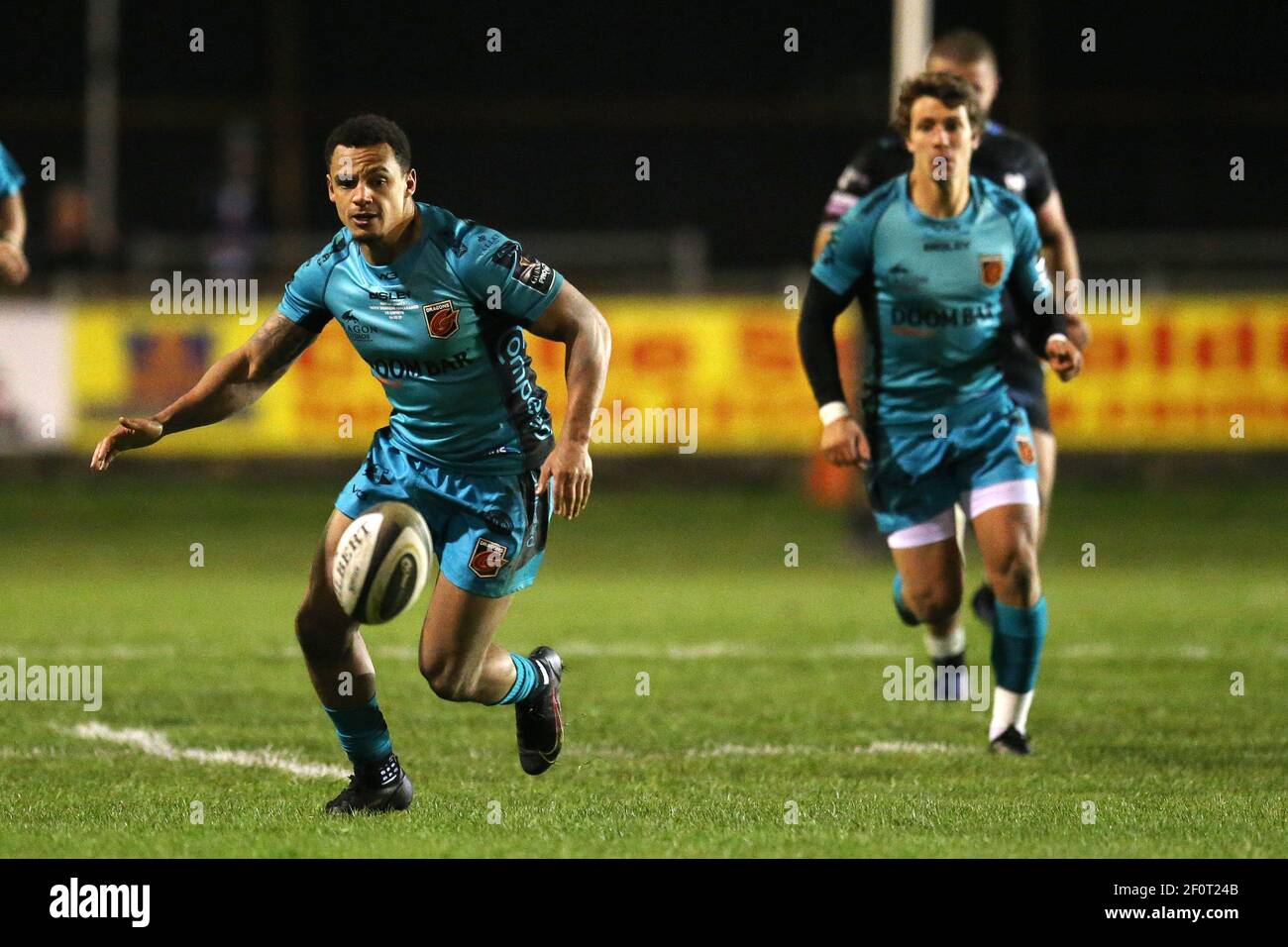 Bridgend, Regno Unito. 06 marzo 2021. Ashton Hewitt dei draghi in azione. Guinness Pro14 Rugby Match, Ospreys v Dragons al campo di birreria Morgantstone di Bridgend, Galles del Sud sabato 6 marzo 2021. pic di Andrew Orchard/Andrew Orchard sports photography/Alamy Live news Credit: Andrew Orchard sports photography/Alamy Live News Foto Stock