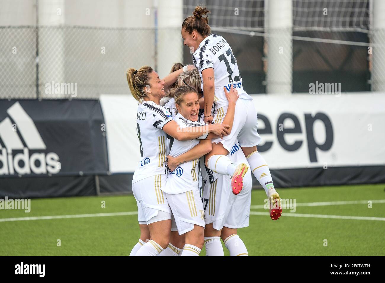 Le donne Juventus festeggiano un gol durante la Serie femminile UNA partita di calcio tra Juventus Donne e AC Milan Donne.(Punteggio finale; Juventus Donne 4:1 AC Milan Donne) Foto Stock